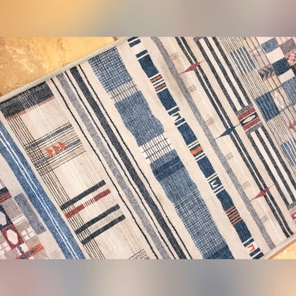 Geometric Patterned Runner Rug - Picture 2 of 3